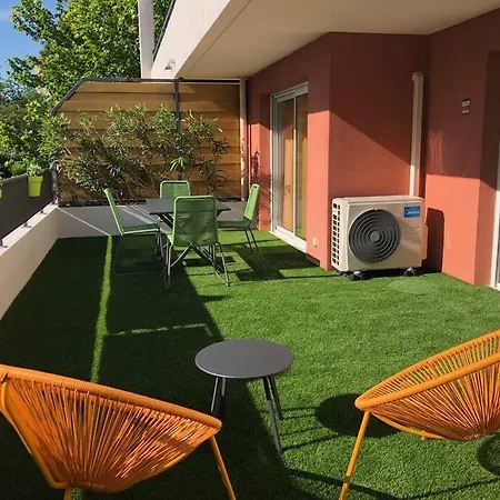 Tres Joli T2 46 M2, Terrasse 32 M2, Proche Remparts Avignon