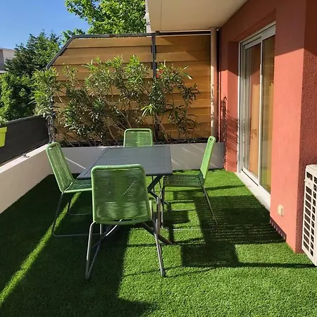 Tres Joli T2 46 M2, Terrasse 32 M2, Proche Remparts Avignon