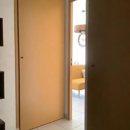 Tres Joli T2 46 M2, Terrasse 32 M2, Proche Remparts Apartment *