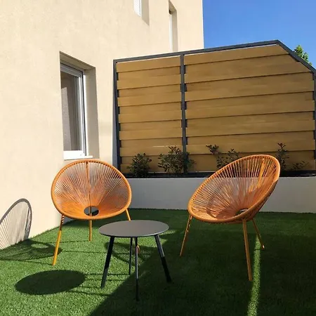 Tres Joli T2 46 M2, Terrasse 32 M2, Proche Remparts Avignon