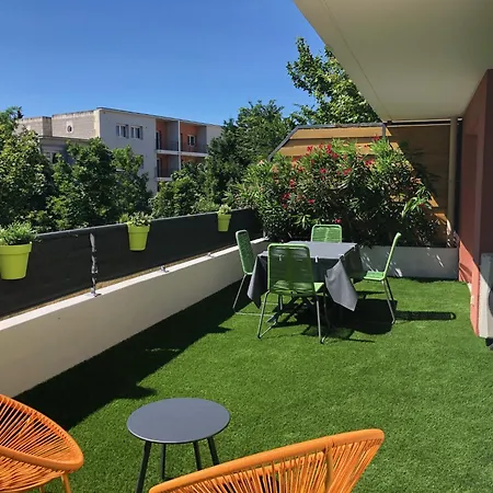 Tres Joli T2 46 M2, Terrasse 32 M2, Proche Remparts * Avignon